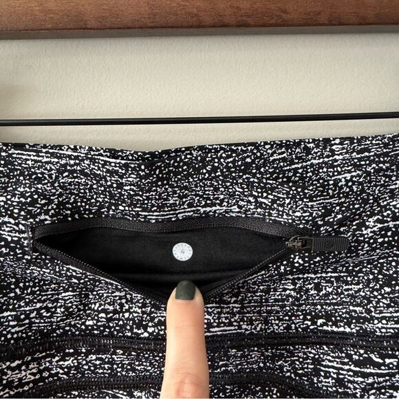 LULULEMON RUN INSPIRE CROP LUXTREME LEGGINGS SIZE 4 - Picture 6 of 9